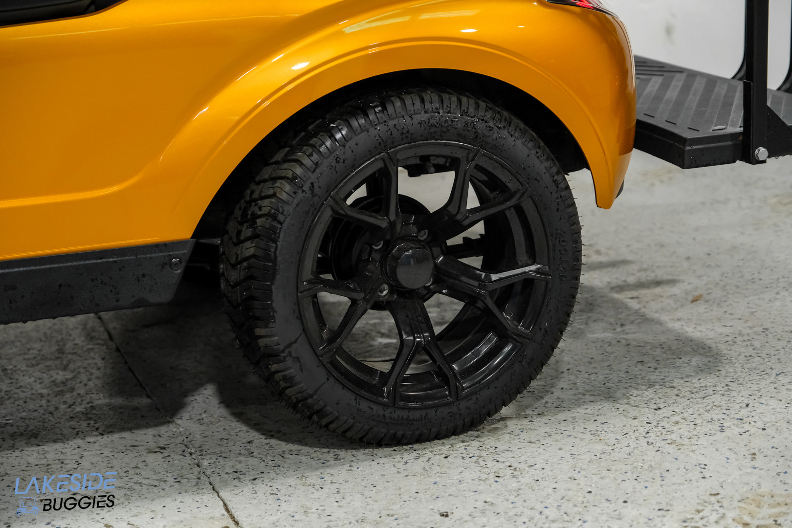 2019 EZGO - TXT Elite Lithium - Storm Body